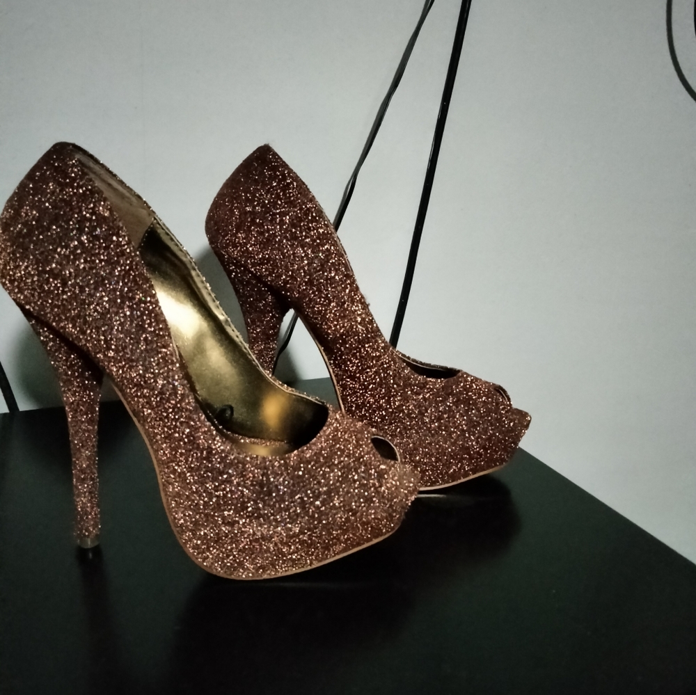 Sz 7 orange sparkle heels